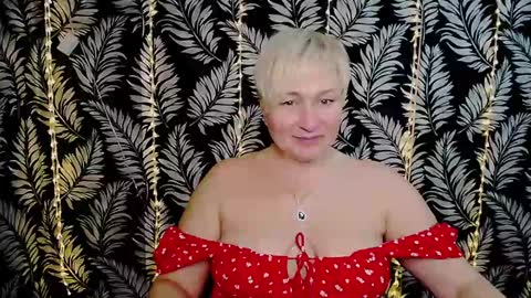Snapshot of oliviaoskar_ chatting on 02/14/25, 03:15 Kelly online show from 02/14/25, 03:15