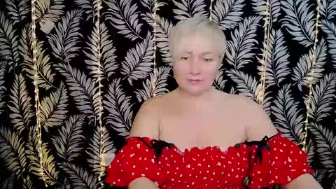 Snapshot of oliviaoskar_ chatting on 02/16/25, 12:21 Kelly online show from 02/16/25, 12:21