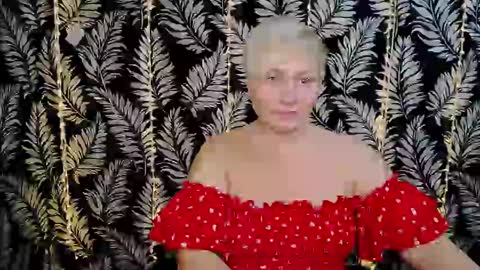 Snapshot of oliviaoskar_ chatting on 02/21/25, 12:17 Kelly online show from 02/21/25, 12:17