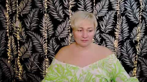Snapshot of oliviaoskar_ chatting on 03/01/25, 12:23 Kelly online show from 03/01/25, 12:23