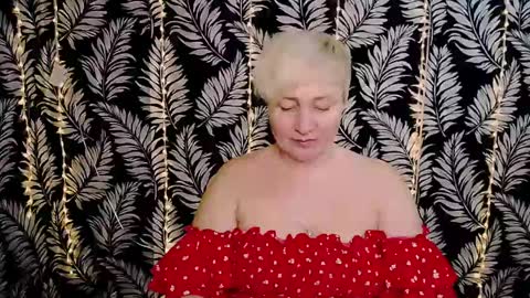 Snapshot of oliviaoskar_ chatting on 03/08/25, 12:20 Kelly online show from 03/08/25, 12:20