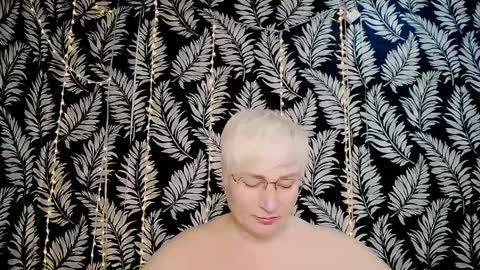 Kelly online show from 04/10/26, 10:31