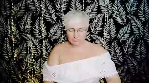 Kelly online show from 07/18/26, 10:08
