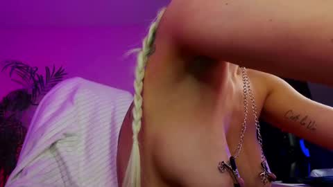 Snapshot of oliviaowens chatting on 02/28/25, 09:15 Olivia Owens online show from 02/28/25, 09:15