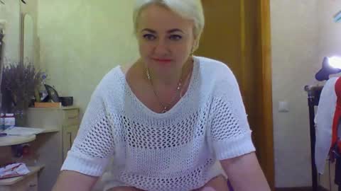 Snapshot of oliviaparadise chatting on 01/01/25, 01:05 oliviaparadise online show from 01/01/25, 01:05