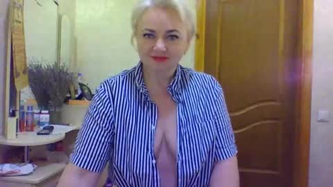 Snapshot of oliviaparadise chatting on 01/05/25, 02:19 oliviaparadise online show from 01/05/25, 02:19