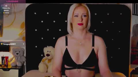 Olivia online show from 02/12/26, 10:05