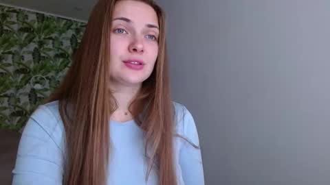 Olivia online show from 10/11/25, 04:33