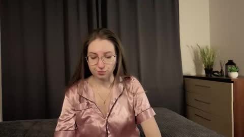 Kylie online show from 12/14/25, 06:45