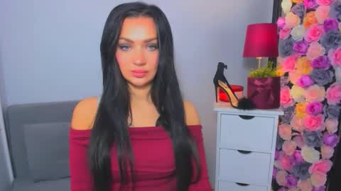 Snapshot of oliviawomen chatting on 11/08/25, 10:26 OliviaWomen online show from 11/08/25, 10:26