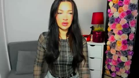 Snapshot of oliviawomen chatting on 11/23/25, 07:19 OliviaWomen online show from 11/23/25, 07:19