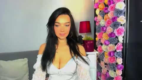 Snapshot of oliviawomen chatting on 12/17/25, 07:25 OliviaWomen online show from 12/17/25, 07:25