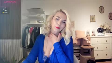 ollalla7 online show from 11/04/25, 07:02