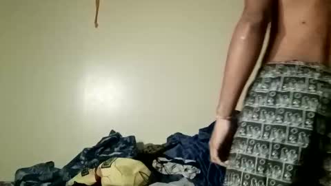 Snapshot of olliebennit chatting on 10/17/25, 07:16 Ollie online show from 10/17/25, 07:16