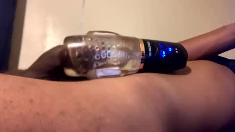 Snapshot of olliebennit chatting on 11/25/25, 08:25 Ollie online show from 11/25/25, 08:25