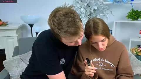 Snapshot of ollistiw chatting on 12/05/25, 08:34 Olli and Stiw online show from 12/05/25, 08:34