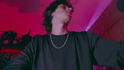     online show from 10/26/25, 04:07