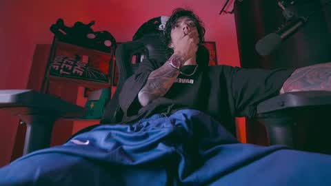     online show from 04/08/26, 12:32