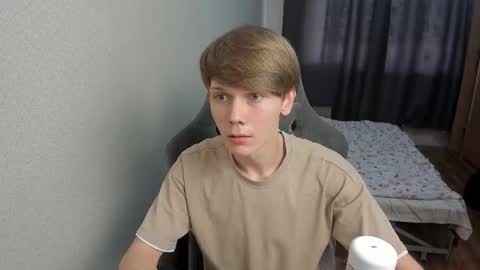 Oliver and Mira online show from 03/06/26, 01:18