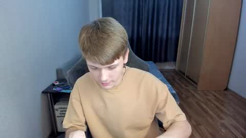 Oliver and Mira online show from 05/04/26, 12:56