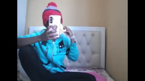 olwami4 online show from 12/23/25, 07:50