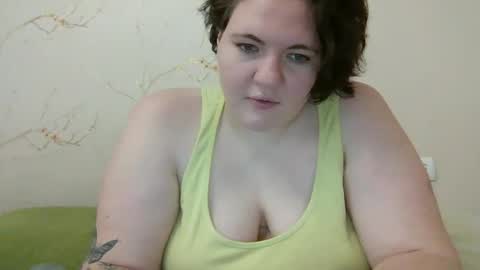 Snapshot of olyafire chatting on 01/04/25, 11:43 OlyaFire online show from 01/04/25, 11:43