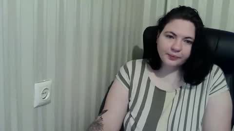 Snapshot of olyafire chatting on 11/04/25, 07:51 OlyaFire online show from 11/04/25, 07:51