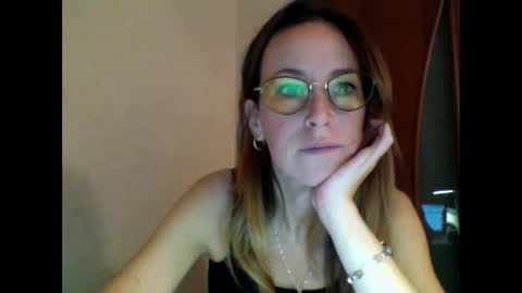 Snapshot of olyra11 chatting on 03/05/26, 05:42 olyra11 online show from 03/05/26, 05:42