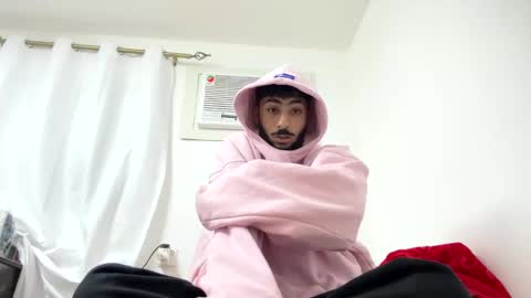 Snapshot of omarsami998 chatting on 01/19/25, 01:43 omarsami998 online show from 01/19/25, 01:43