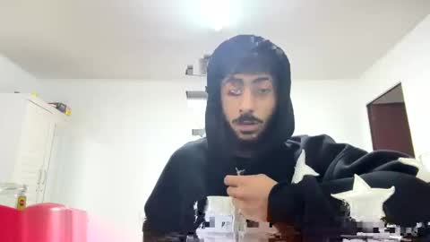 Snapshot of omarsami998 chatting on 01/20/25, 05:27 omarsami998 online show from 01/20/25, 05:27