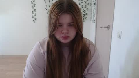  MellY  online show from 06/25/26, 07:02