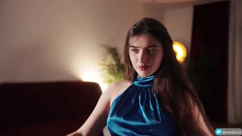 Snapshot of omiliver chatting on 11/16/25, 06:35 or online show from 11/16/25, 06:35