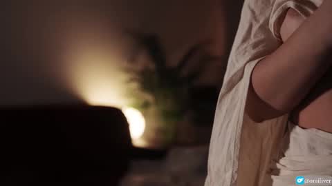 Snapshot of omiliver chatting on 11/20/25, 06:40 or online show from 11/20/25, 06:40