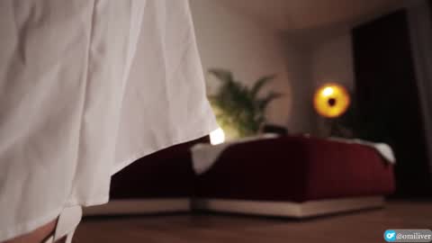 Snapshot of omiliver chatting on 11/21/25, 07:01 or online show from 11/21/25, 07:01