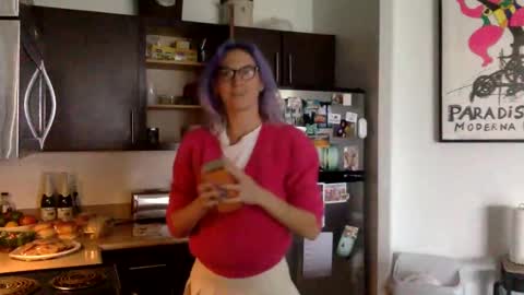 omilk online show from 12/24/24, 04:40