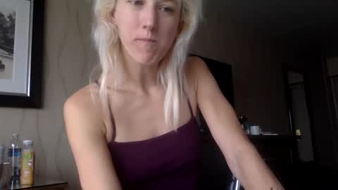 omilk online show from 09/27/25, 04:45