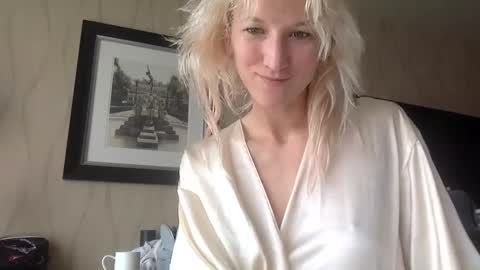 omilk online show from 09/30/25, 05:29