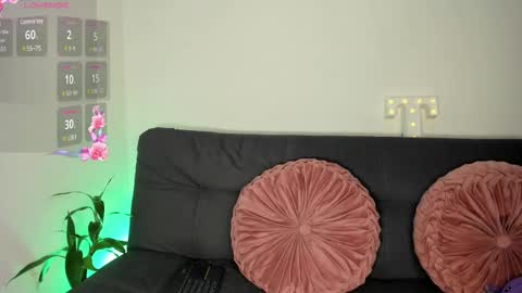 Snapshot of on_tefa chatting on 02/17/25, 01:04 Violette online show from 02/17/25, 01:04