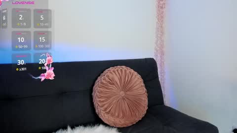 Snapshot of on_tefa chatting on 03/05/25, 07:49 Violette online show from 03/05/25, 07:49