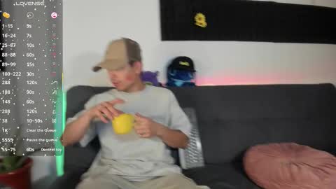 Snapshot of on_tefa chatting on 10/08/25, 10:07 Violette online show from 10/08/25, 10:07