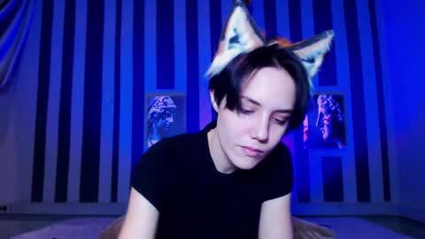 Snapshot of onaloon chatting on 12/18/25, 01:44 onaloon online show from 12/18/25, 01:44