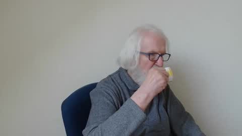 Somewhere over the rainbow online show from 02/21/25, 01:22