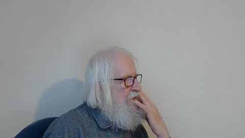 Somewhere over the rainbow online show from 12/17/25, 08:09