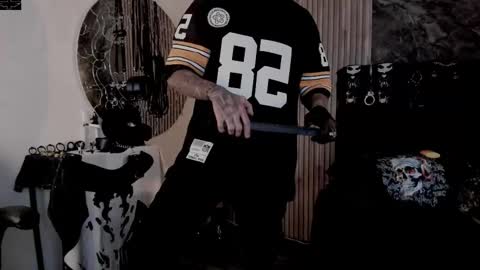 Snapshot of onceagain97_ chatting on 11/19/25, 04:01 ... online show from 11/19/25, 04:01