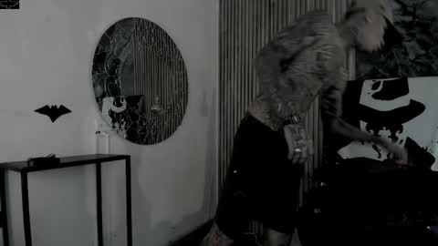 Snapshot of onceagain97_ chatting on 12/15/25, 03:44 ... online show from 12/15/25, 03:44