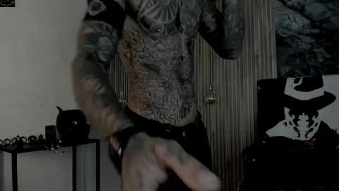 Snapshot of onceagain97_ chatting on 12/18/25, 04:18 ... online show from 12/18/25, 04:18