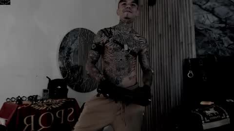 Snapshot of onceagain97_ chatting on 12/19/25, 04:30 ... online show from 12/19/25, 04:30