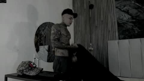 Snapshot of onceagain97_ chatting on 02/08/26, 03:32 ... online show from 02/08/26, 03:32