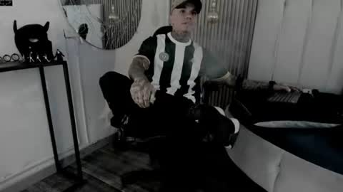 Snapshot of onceagain97_ chatting on 06/25/26, 07:51 ... online show from 06/25/26, 07:51