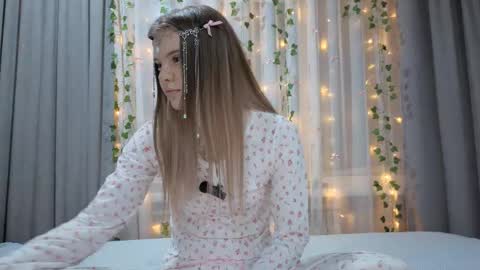 Snapshot of one_more_touch chatting on 01/17/26, 01:49 Eva online show from 01/17/26, 01:49